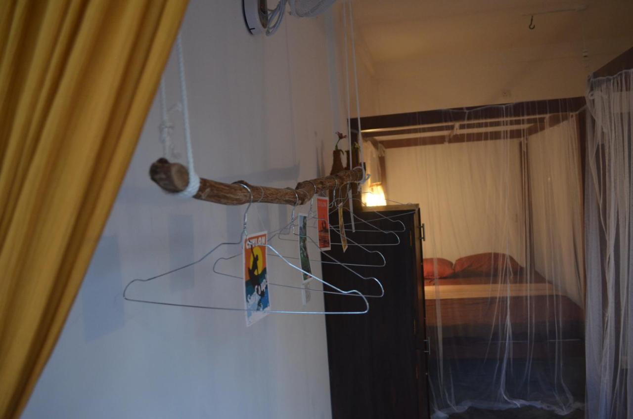 Chez Podi Surf Stay Mirissa Exterior photo