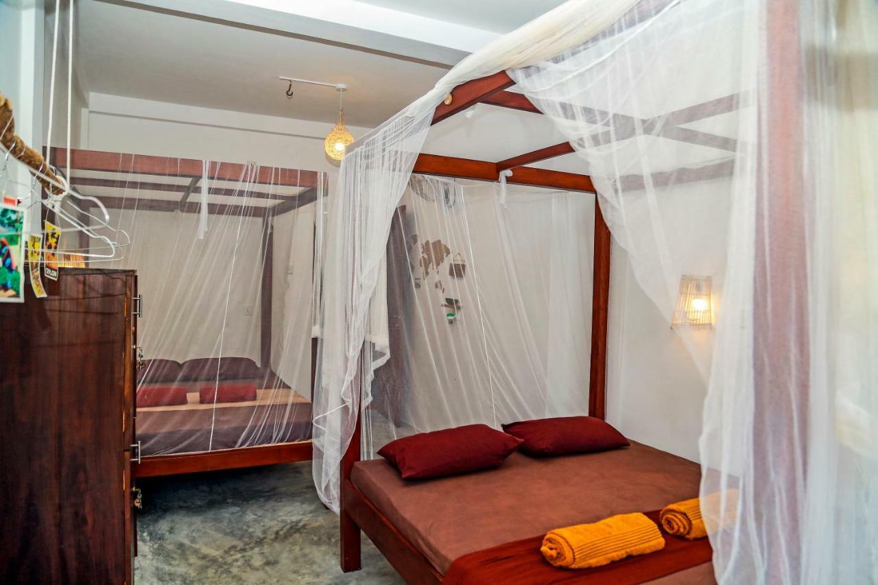 Chez Podi Surf Stay Mirissa Exterior photo